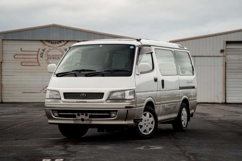 1997 Toyota HiAce sold for $10,700