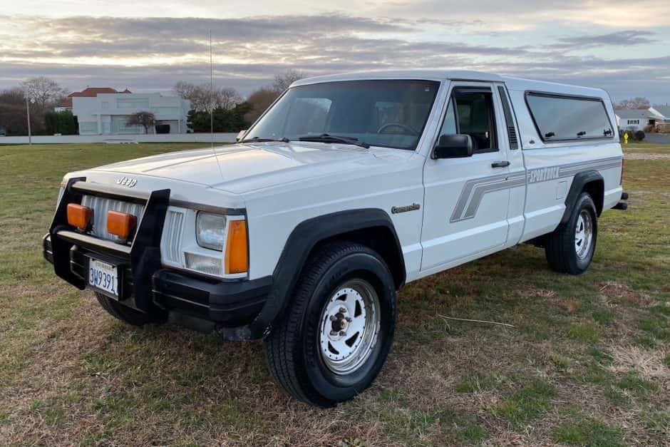 1989 Jeep  sold for $7,100