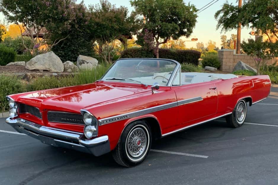 1963 Pontiac Bonneville sold for $20,250