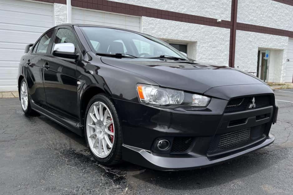 2011 Mitsubishi Lancer Evolution sold for $26,583