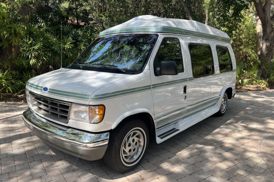 1992 Ford Econoline Van sold for $17,250