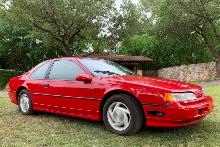 1991 Ford Thunderbird (1989-1997) sold for $8,127