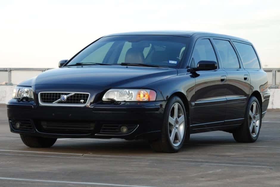 2005 Volvo V70R sold for $18,750