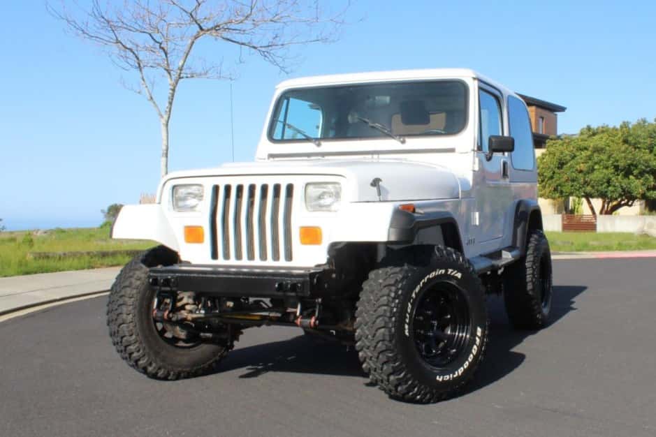 1991 Jeep Wrangler YJ (1987-1995) sold for $12,350