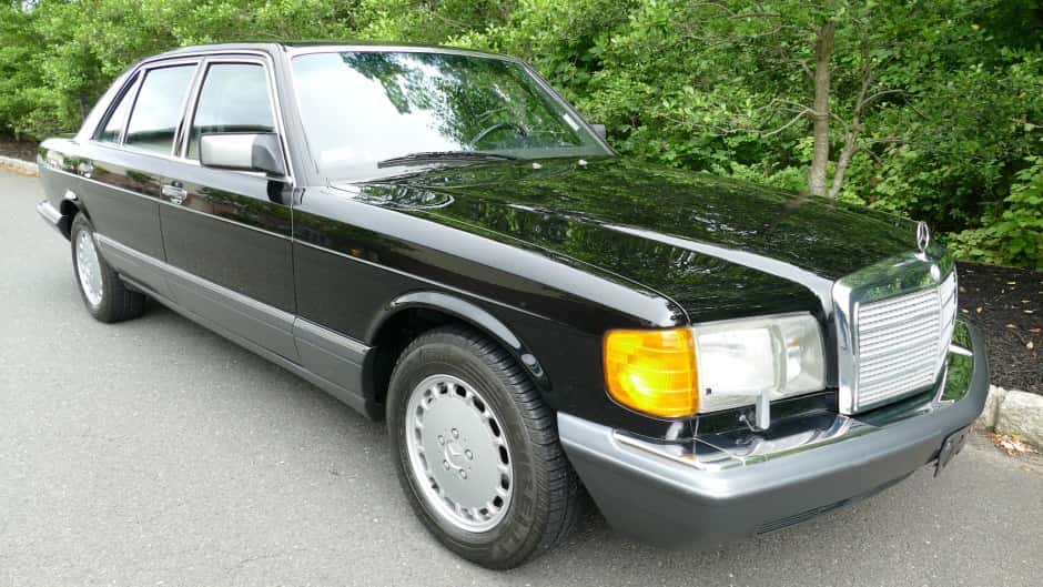 1991 Mercedes-Benz W126 S-Class sold for $19,750