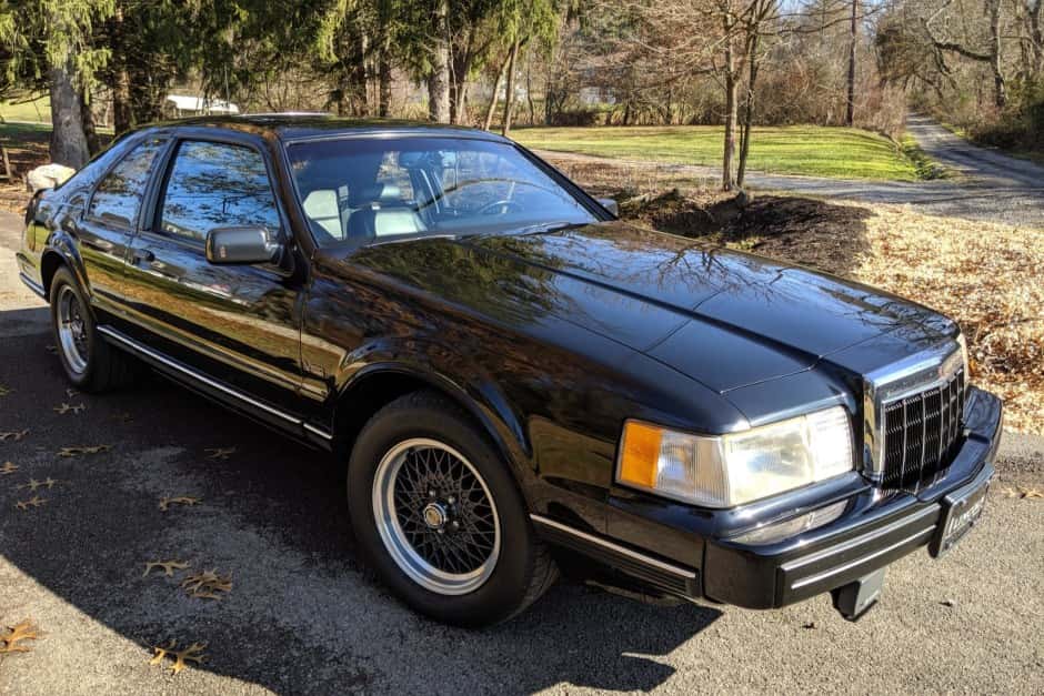 1991 Lincoln Continental Mark VII & Mark VII sold for $9,200