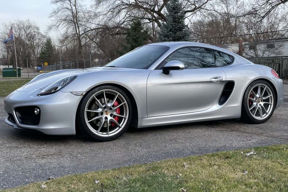 2014 Porsche 981 Cayman sold for $65,000