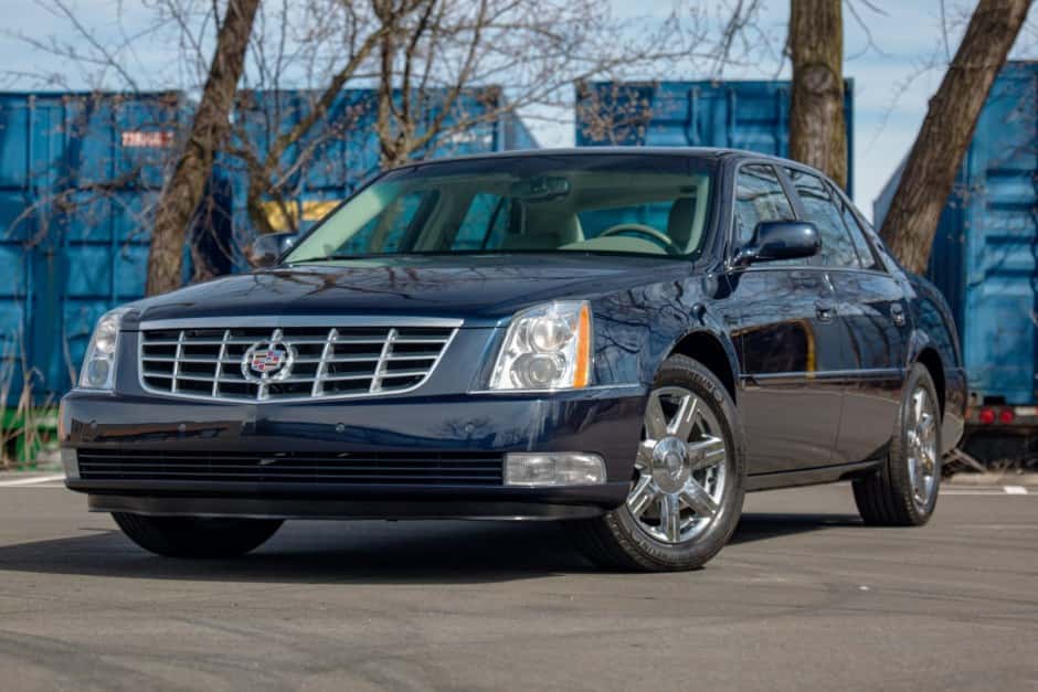 2007 Cadillac DTS sold for $12,601