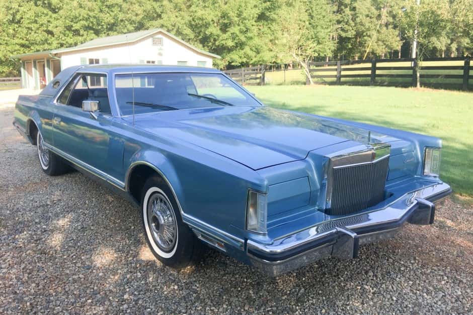 1978 Lincoln Continental Mark V (1977-1979) sold for $8,901