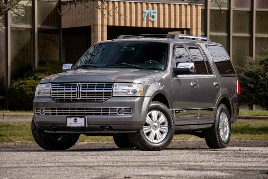 2010 Lincoln Navigator sold for $26,000