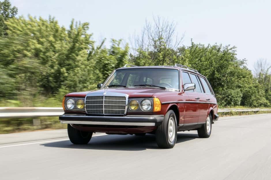 1983 Mercedes-Benz W123 sold for $29,250