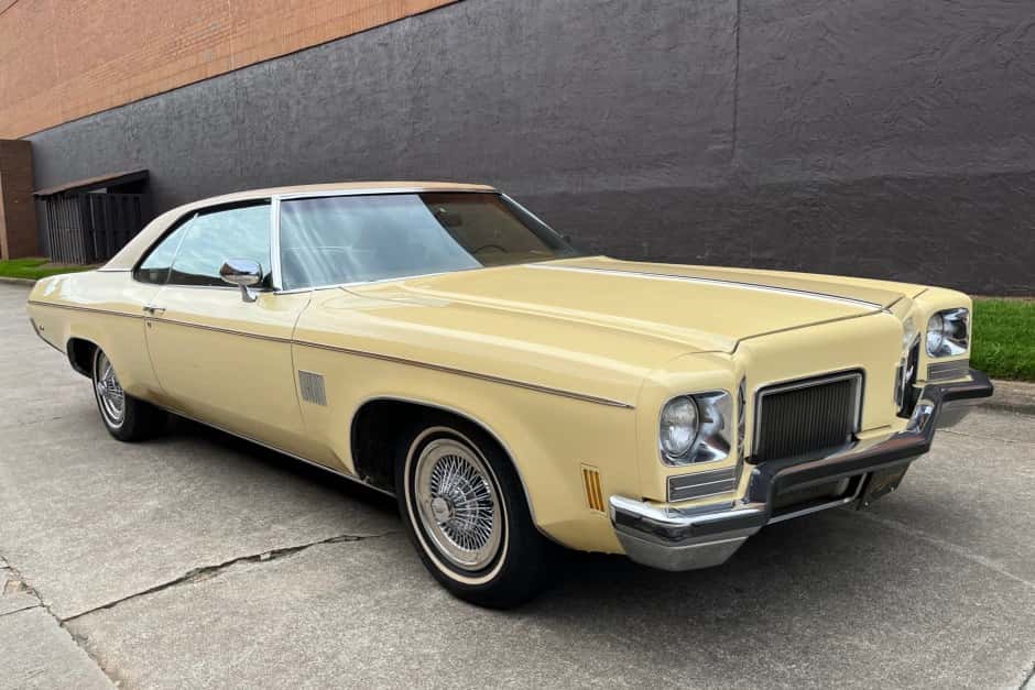 1972 Oldsmobile 88 sold for $12,600