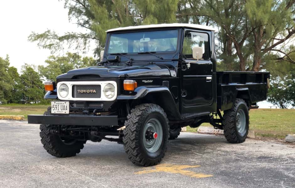 1986 Toyota Land Cruiser FJ45 sold for $26,550