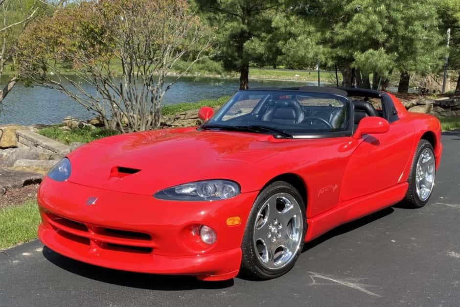 2001 Dodge Viper SR II (1996-2002) sold for $68,500