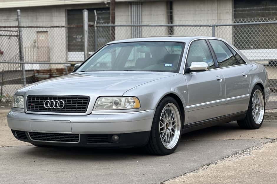 2001 Audi S8 sold for $25,750