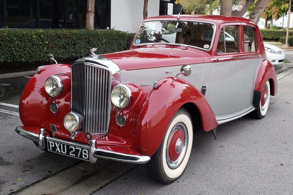 1955 Bentley R-Type sold for $40,000