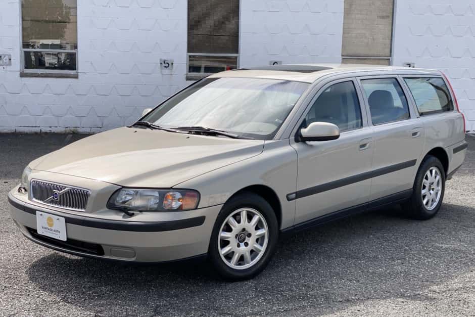 2002 Volvo V70 sold for $12,500