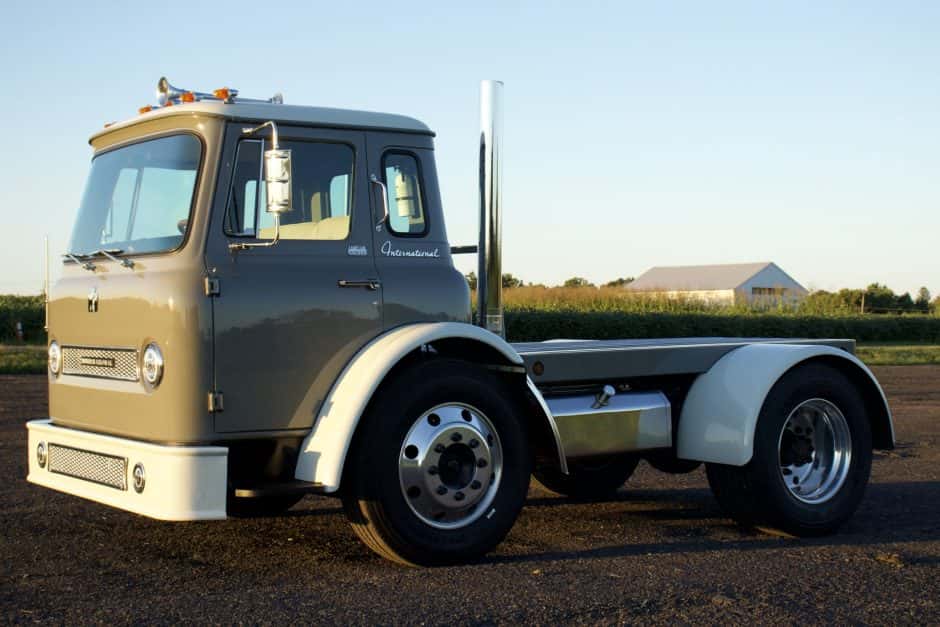 1969 International Harvester Loadstar sold for $43,250
