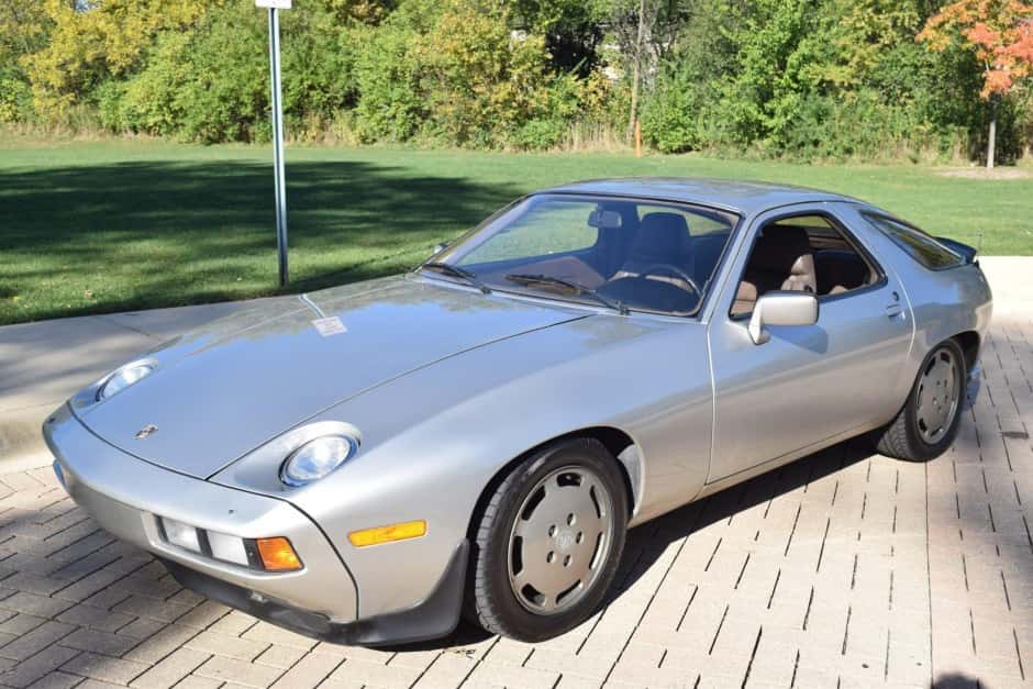1982 Porsche 928 sold for $12,500