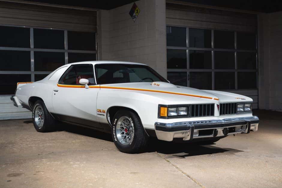 1977 Pontiac Tempest / LeMans sold for $59,000