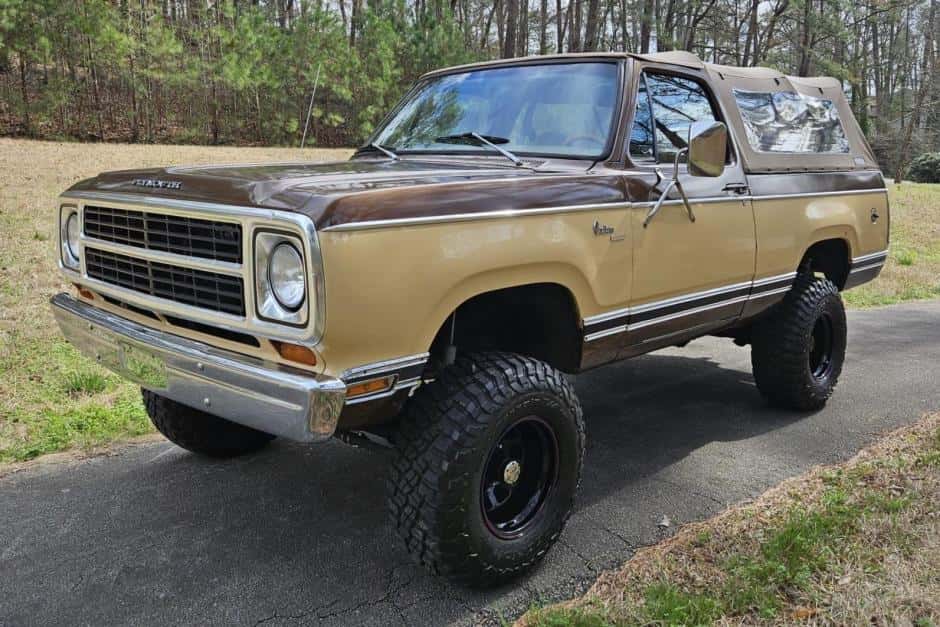 1980 Dodge Ramcharger / Plymouth Trail Duster sold for $17,945