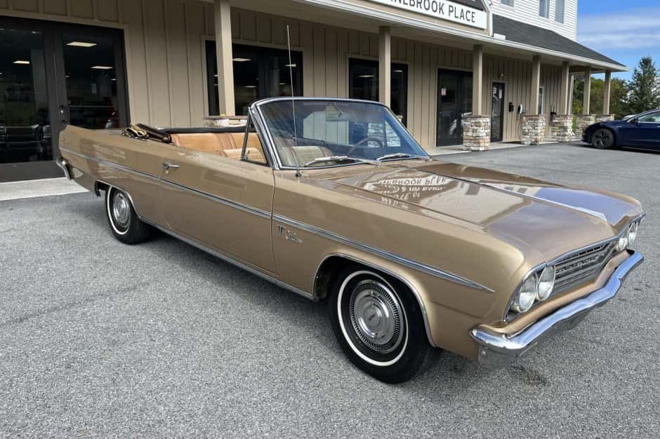 1963 Oldsmobile Cutlass sold for $9,850