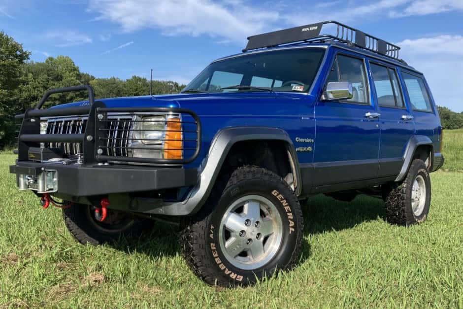 1991 Jeep XJ Cherokee sold for $7,400