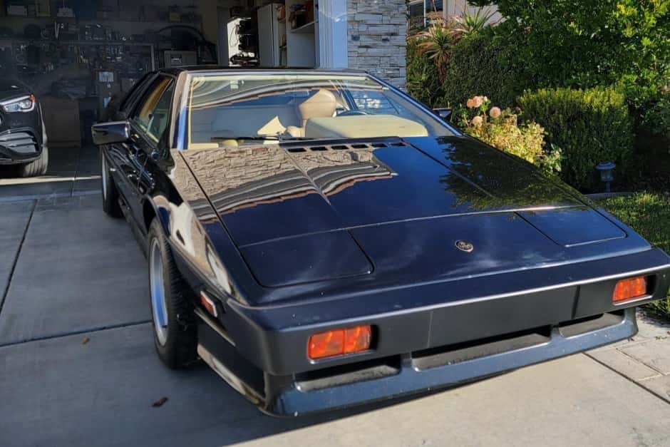 1985 Lotus Esprit sold for $29,250