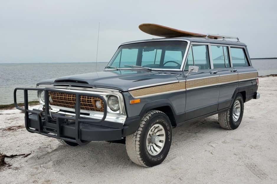 1978 Jeep SJ Wagoneer sold for $18,750
