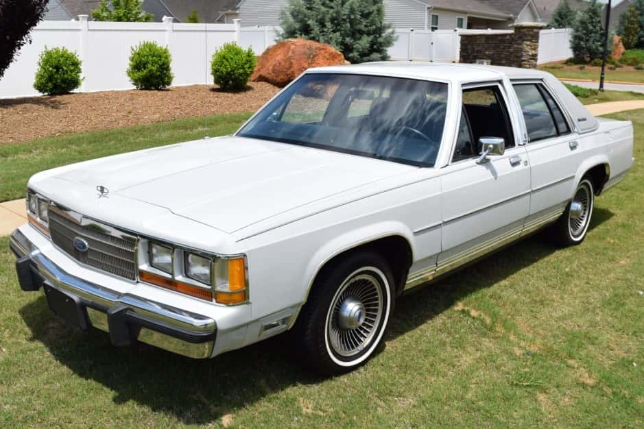 1988 Ford LTD sold for $7,200
