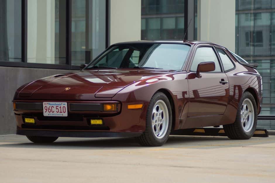1984 Porsche 944 sold for $18,800