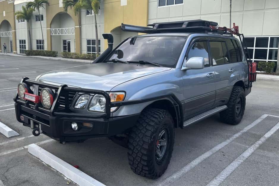 2002 Lexus LX470 sold for $17,500