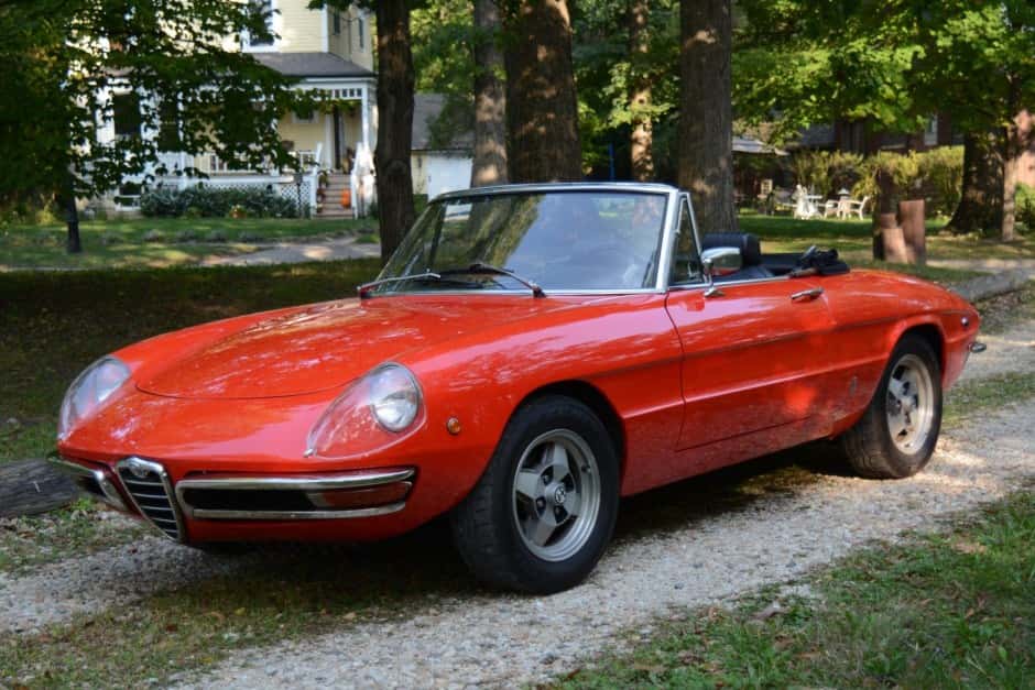 1969 Alfa Romeo 105/115 Spider Series 1 sold for $31,500