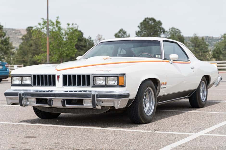 1977 Pontiac Tempest / LeMans sold for $25,050