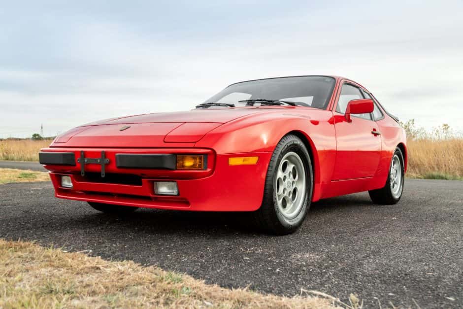 1986 Porsche 944 sold for $15,250