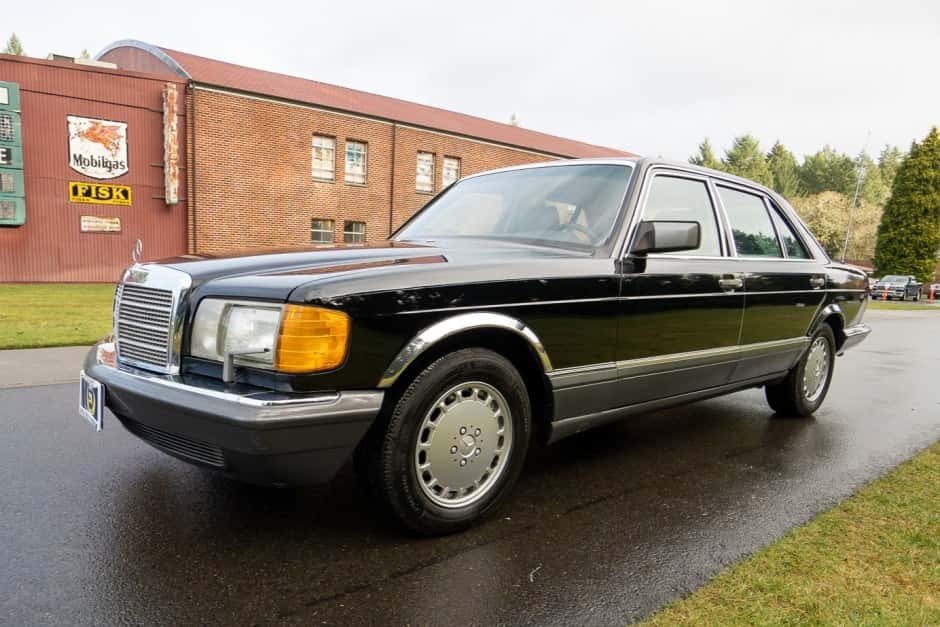 1990 Mercedes-Benz W126 S-Class sold for $5,250