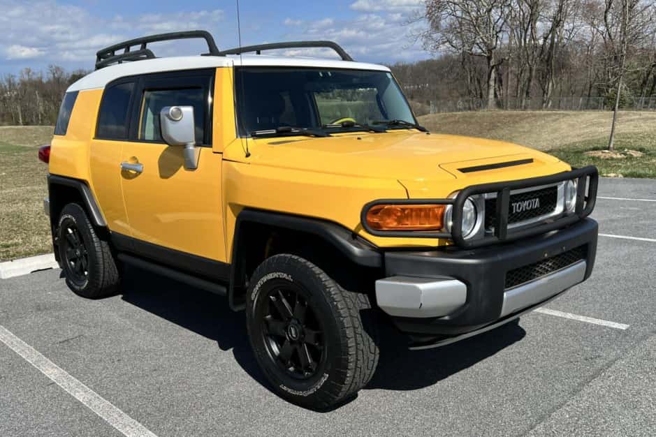 2007 Toyota FJ Cruiser sold for $13,500