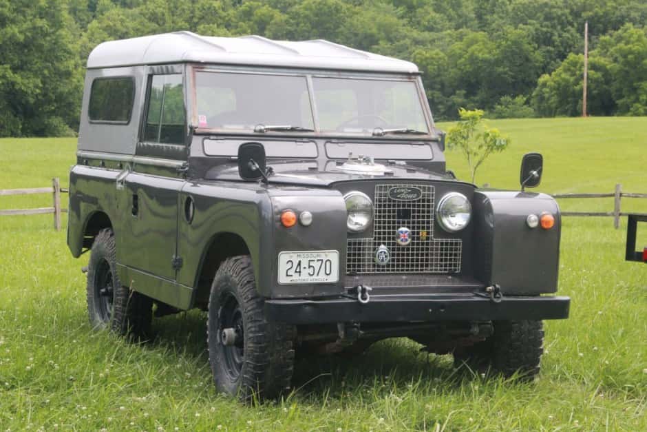 1962 Land Rover Series 88 sold for $24,100