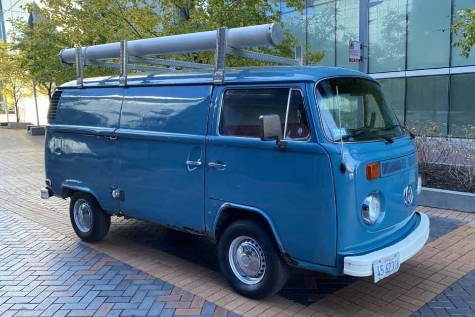 1973 Volkswagen Bay-Window Bus sold for $6,000