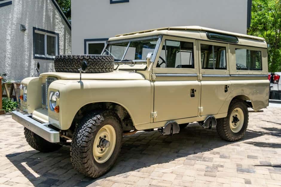 1981 Land Rover Series 109 sold for $50,500
