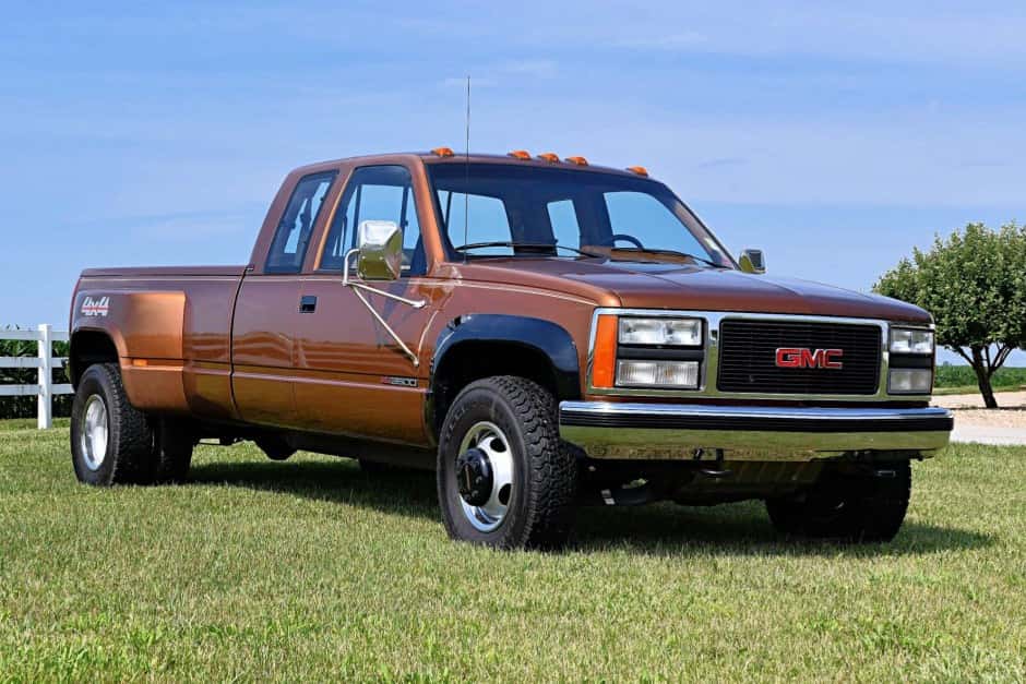 1990 GMC Sierra (GMT400 1988-2002) sold for $30,250