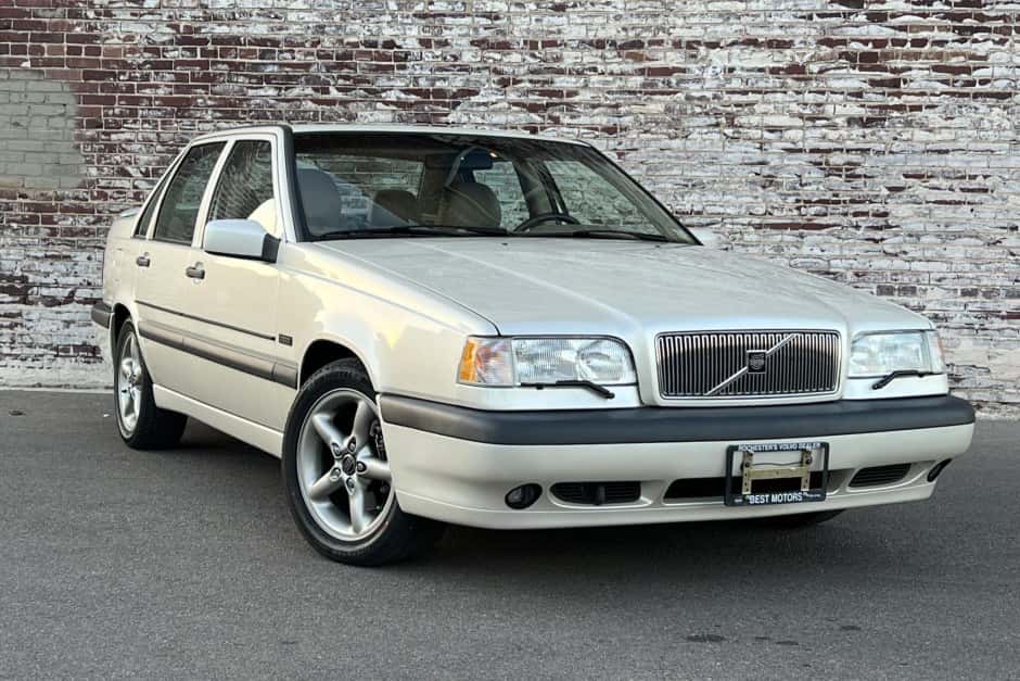 1996 Volvo 850 sold for $25,500
