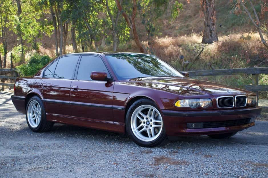 2001 BMW E38 7-Series sold for $29,000