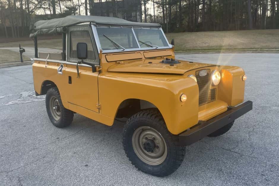 1959 Land Rover Series 88 sold for $13,500