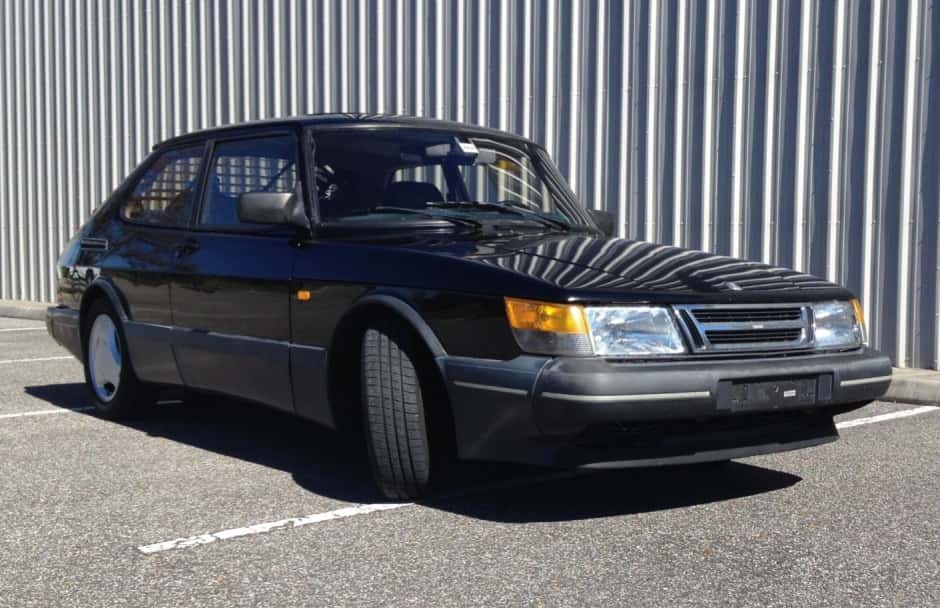 1990 Saab 900 sold for $10,500