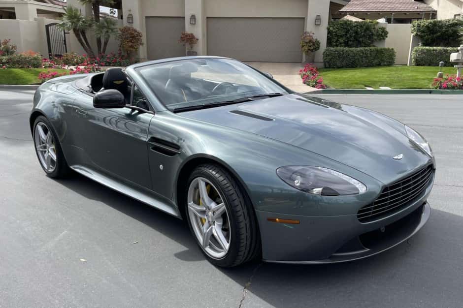 2016 Aston Martin V8 Vantage (2006+) sold for $69,000