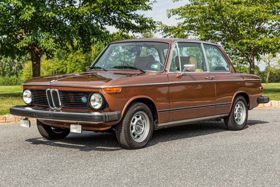 1975 BMW 2002 sold for $17,750