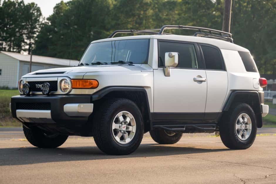 2007 Toyota FJ Cruiser sold for $26,000