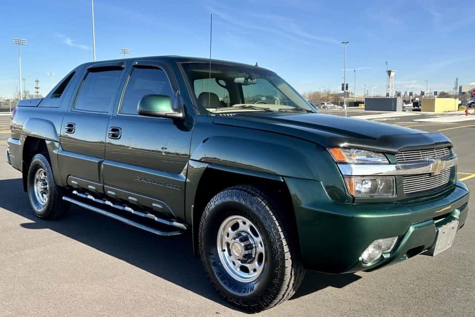 2002 Chevrolet Avalanche sold for $16,750
