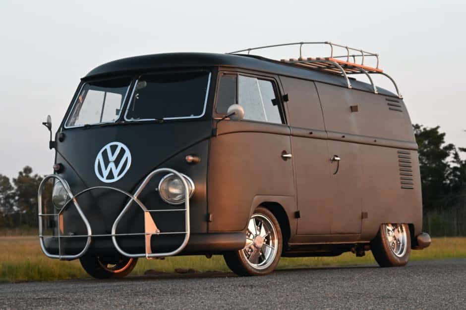1959 Volkswagen Split-Window Bus sold for $35,007
